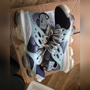 Used Mens Nike Air Vapormax D/MS/X Sneakers - Blue and Light Blue Size 10 No Box